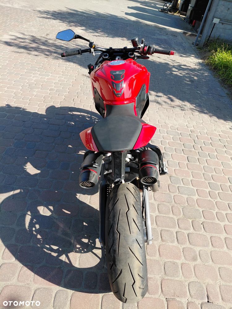 Ducati Streetfighter V2 - 4