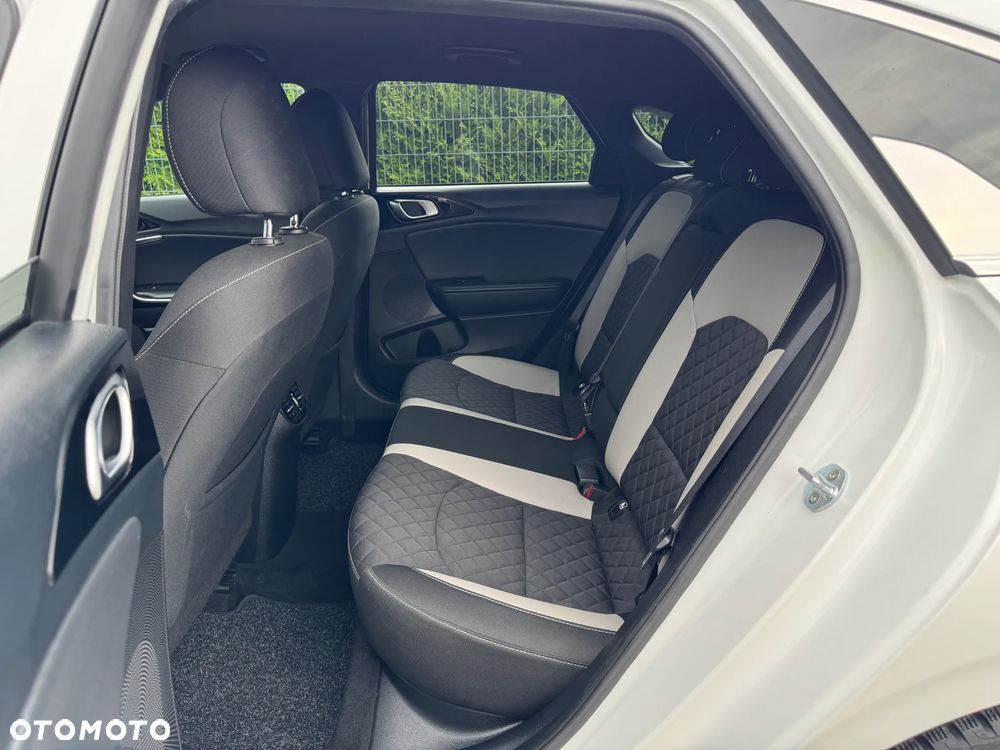 Kia ProCeed 1.4 T-GDI DCT7 OPF GT LINE - 25