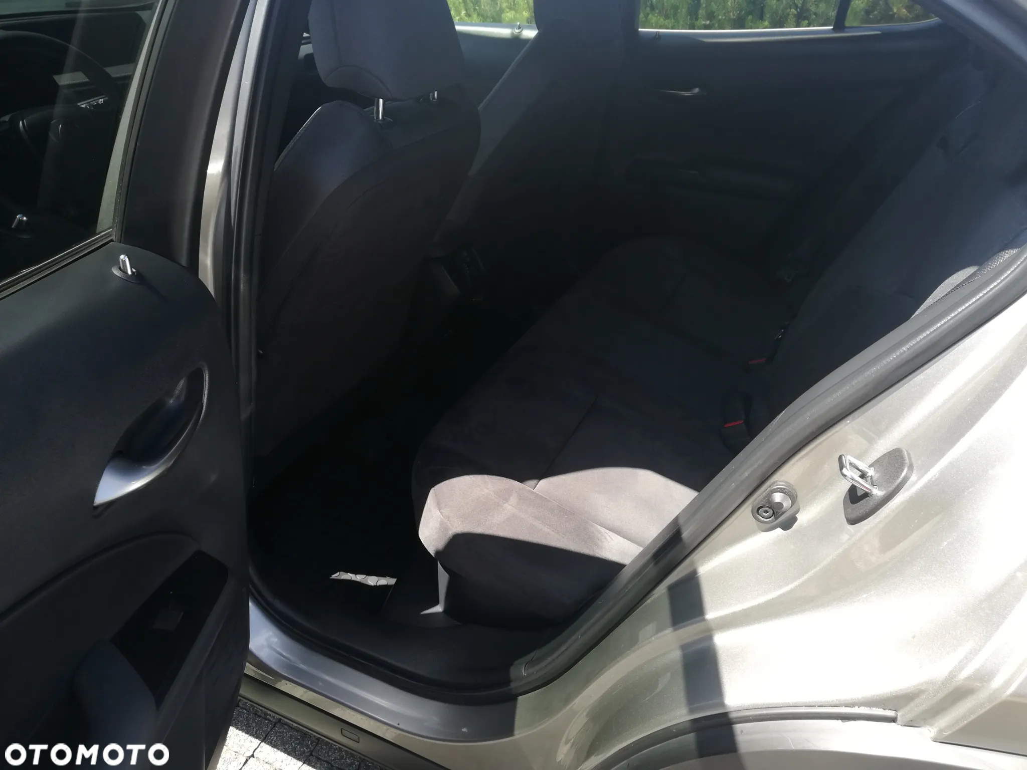 Lexus UX - 15