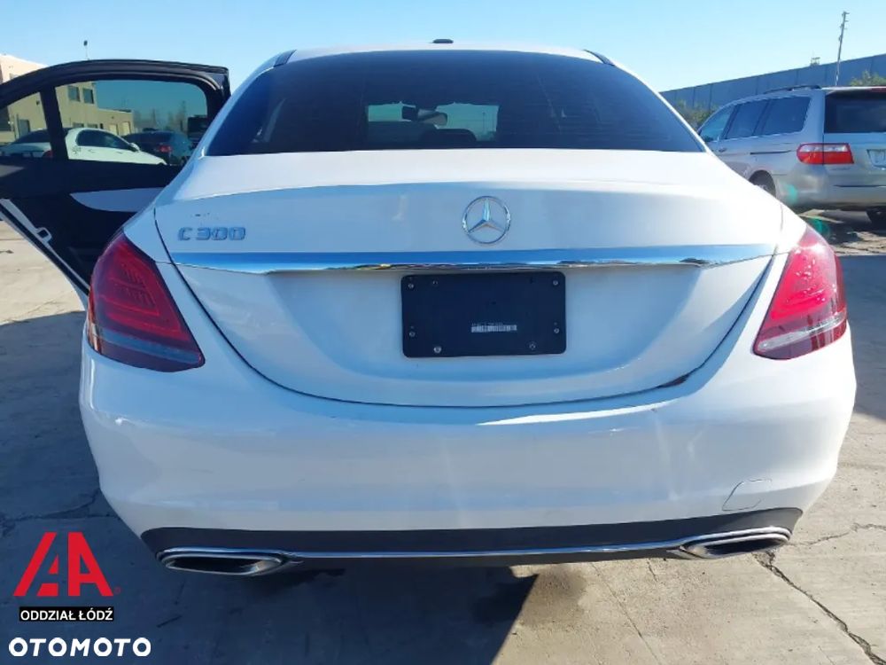 Mercedes-Benz Klasa C 300 9G-TRONIC - 4