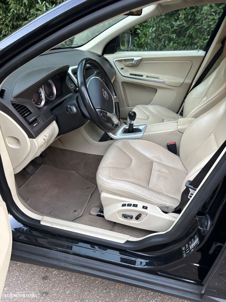 Volvo XC 60 2.0 D3 Drive - 25