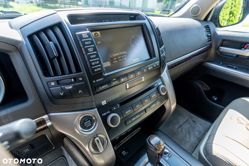 Toyota Land Cruiser - 15