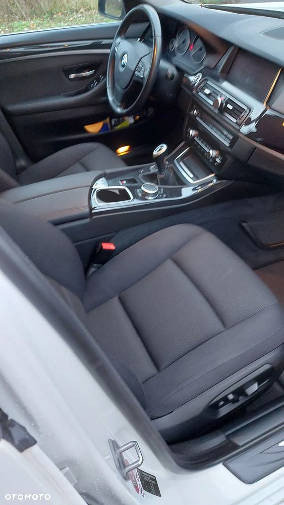 BMW Seria 5 520d Luxury Line - 8
