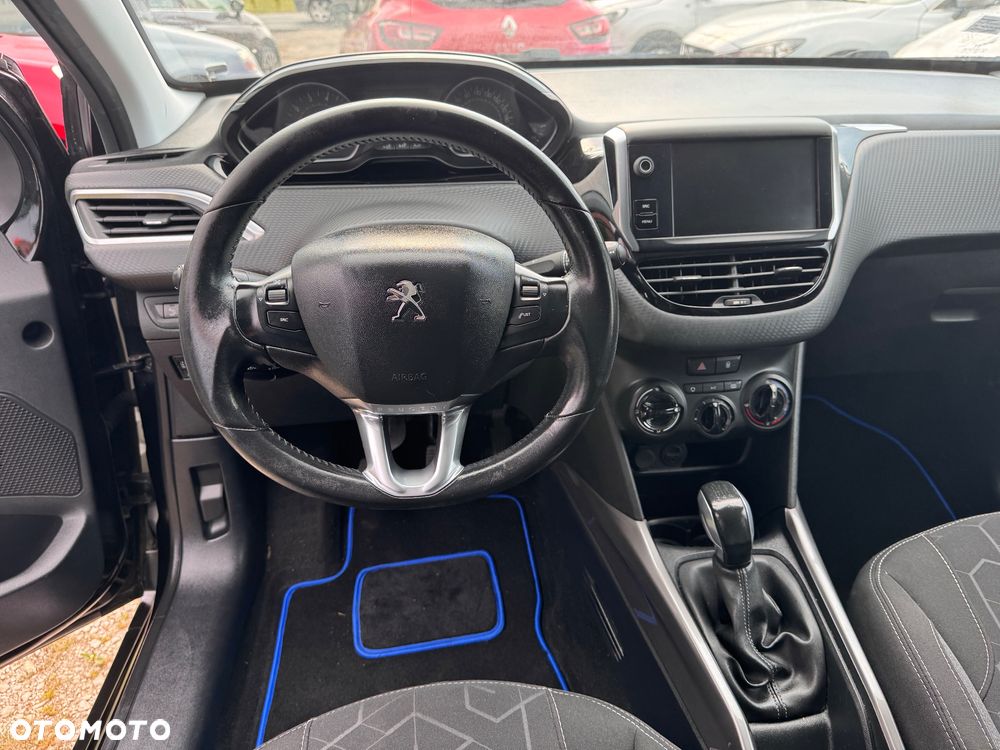 Peugeot 2008 1.2 Pure Tech Style S&S - 7