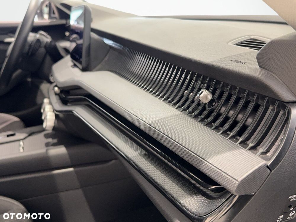 Skoda Superb 2.0 TDI SCR Essence DSG - 22