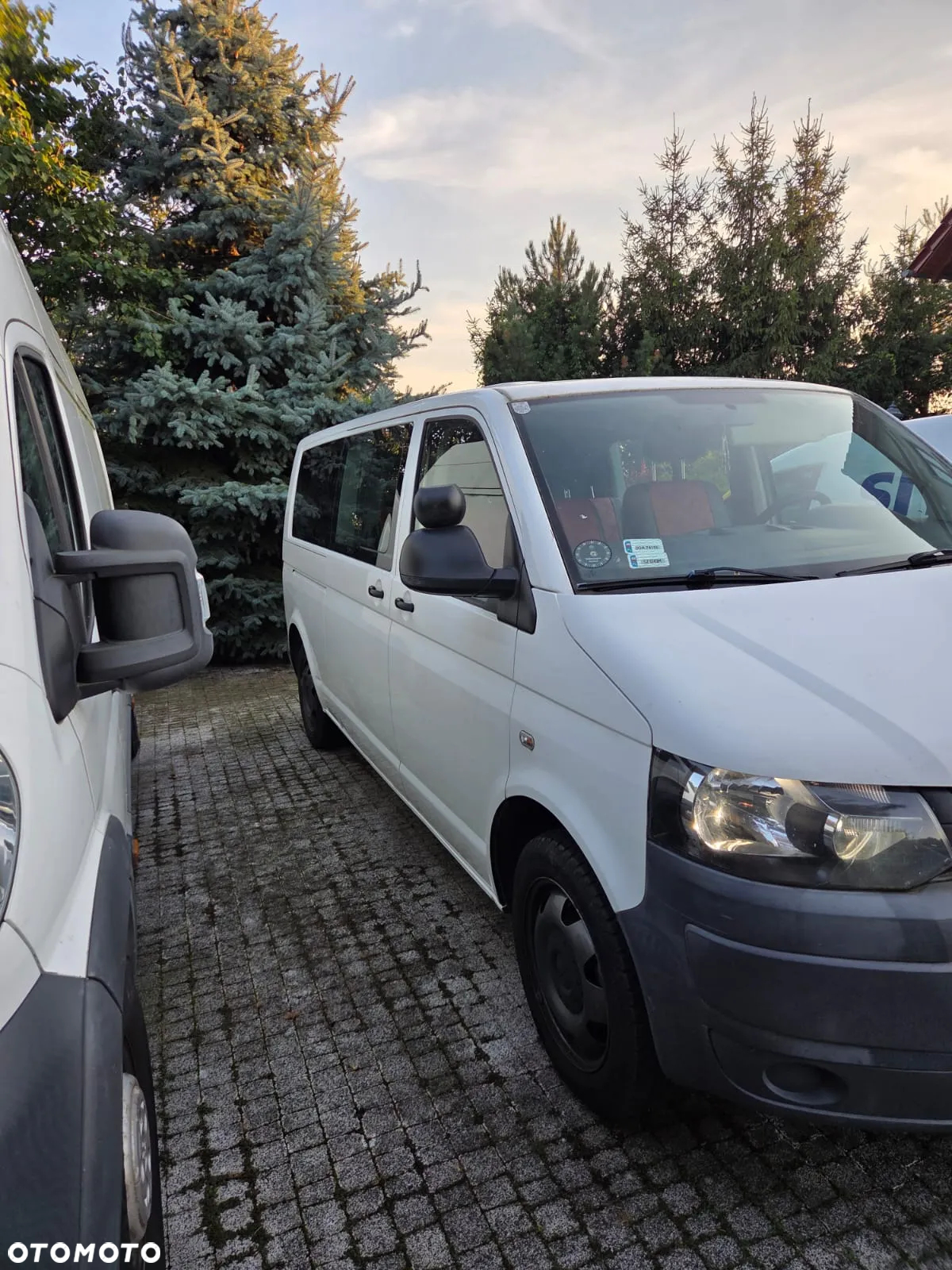 Volkswagen Caravelle - 3