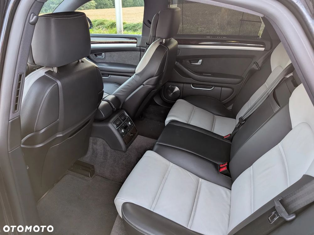 Audi A8 4.2 FSI Quattro - 13