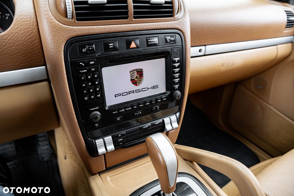 Porsche Cayenne - 33