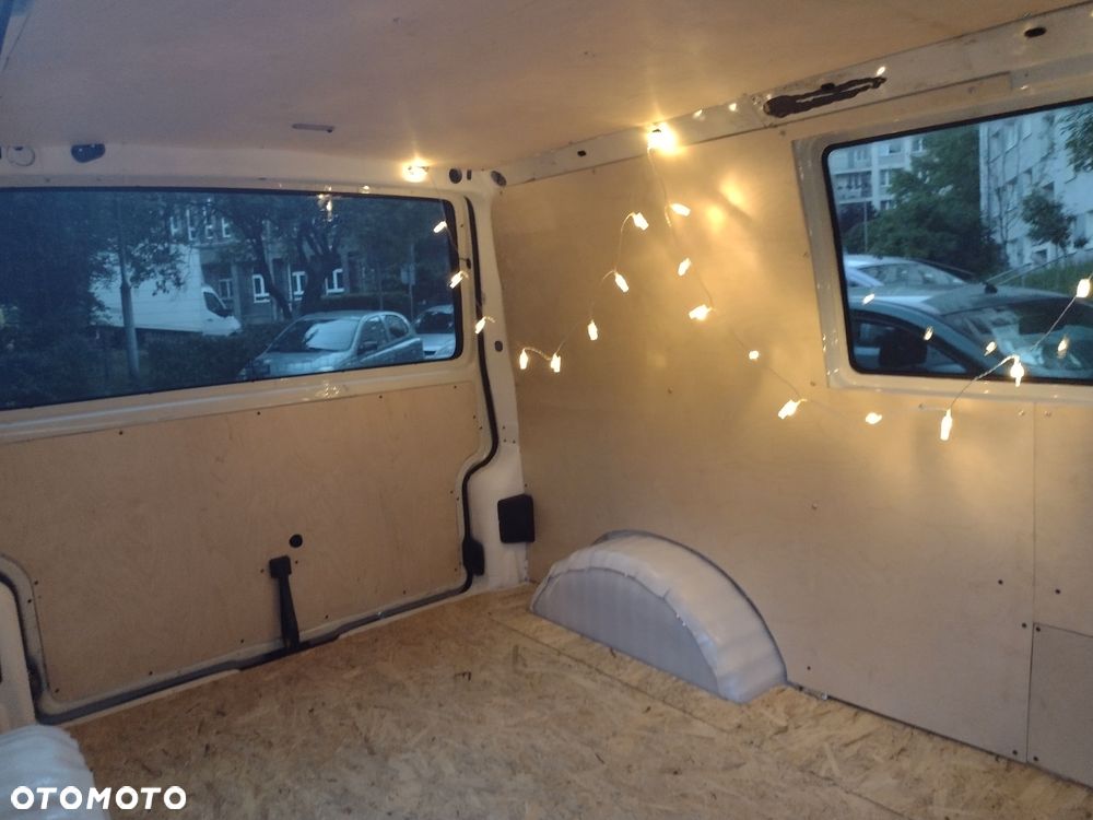Volkswagen Transporter - 21