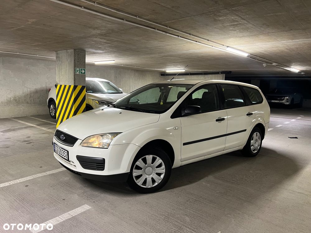 Ford Focus 1.6 Ghia - 25