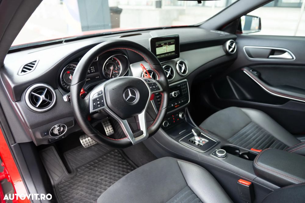 Mercedes-Benz GLA 45 AMG 4MATIC Aut. - 28