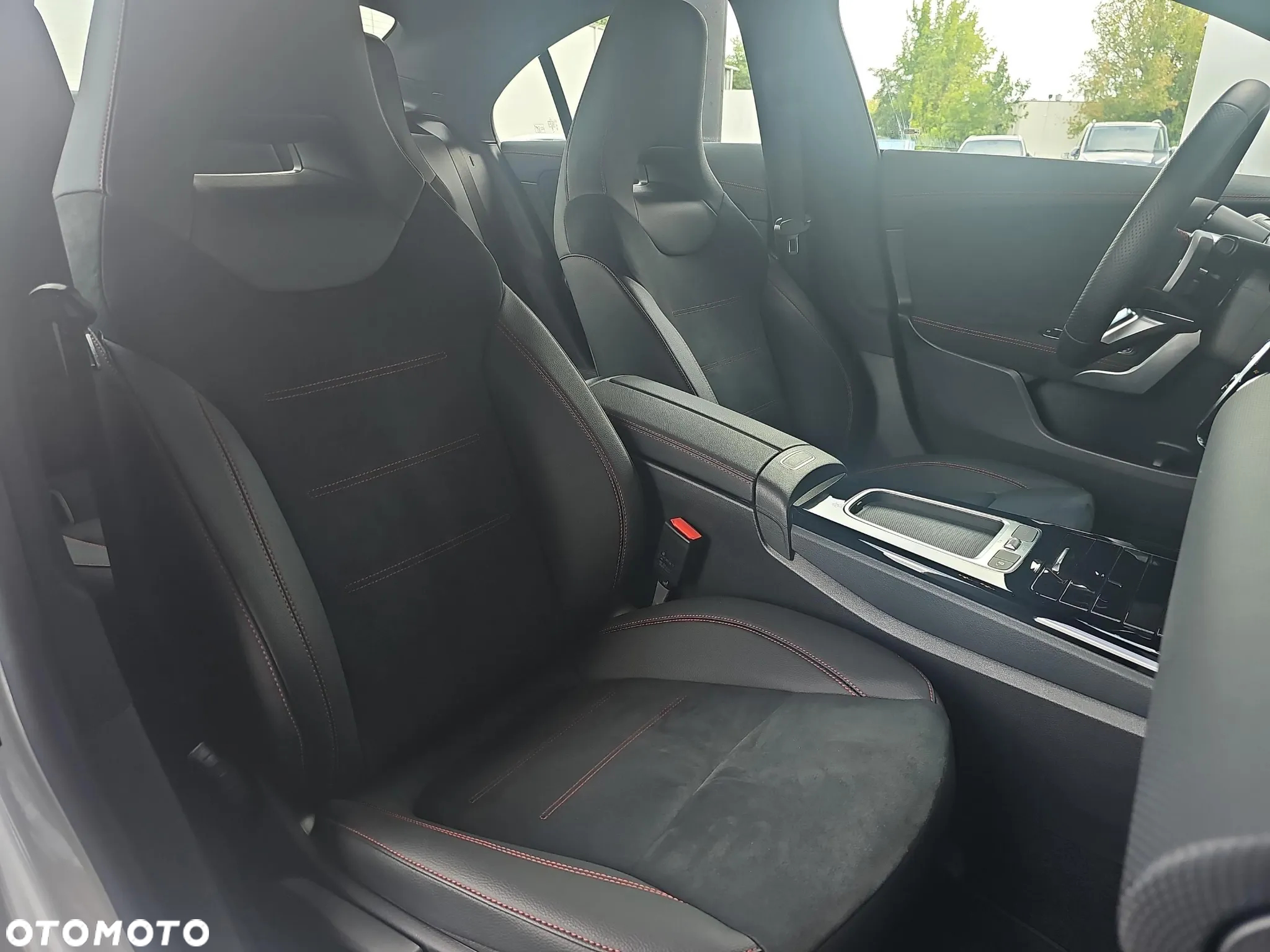 Mercedes-Benz CLA 200 7G-DCT AMG Line Advanced Plus - 13
