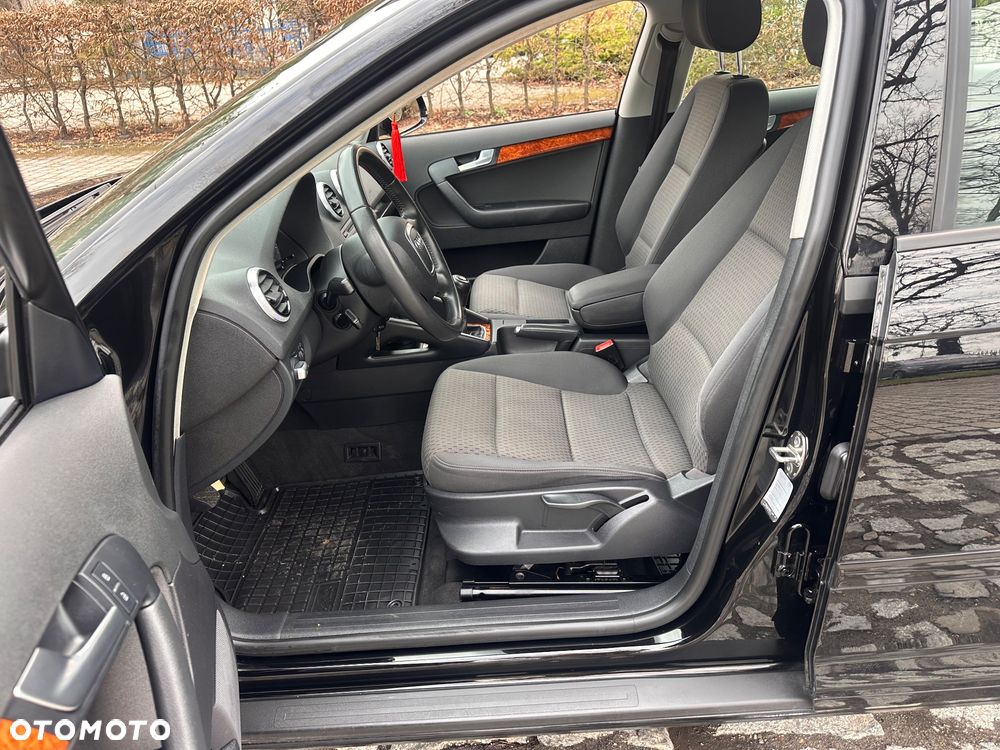 Audi A3 Sportback 2.0 TDI DPF quattro Ambiente - 9