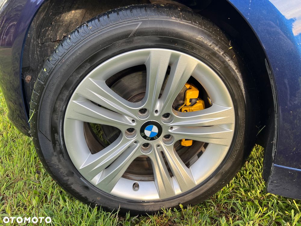 BMW Seria 3 330i xDrive Sport Line - 34