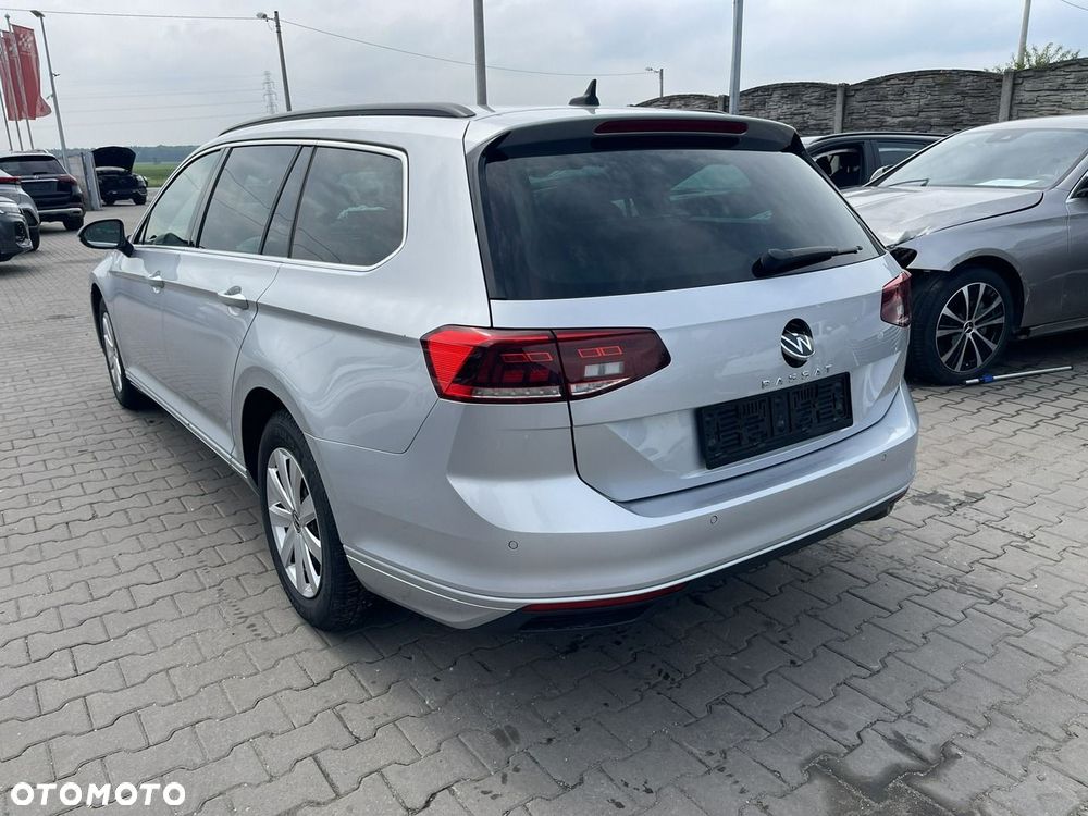 Volkswagen Passat Variant 2.0 TDI SCR DSG Conceptline - 2