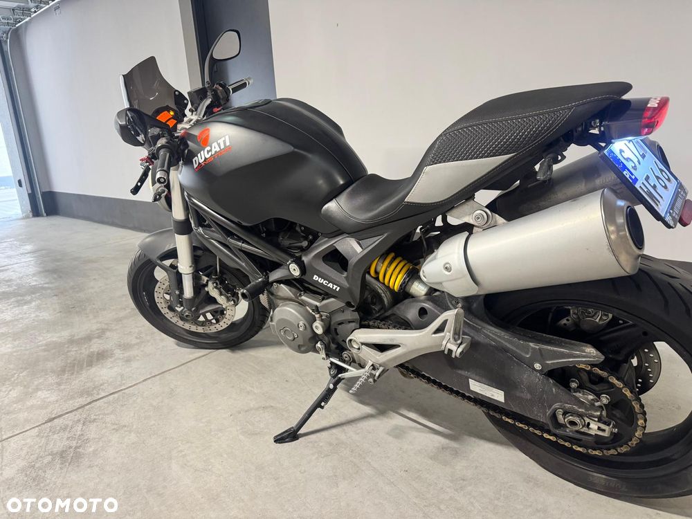 Ducati Monster - 4