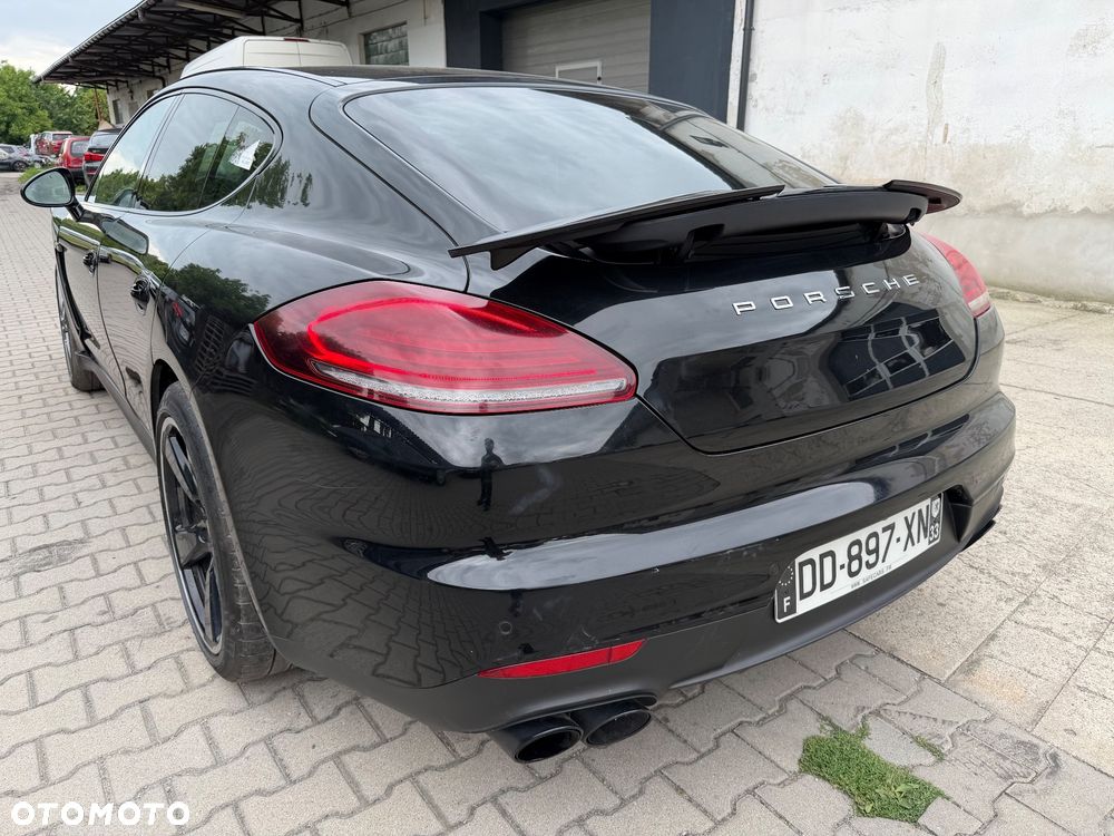 Porsche Panamera GTS - 36