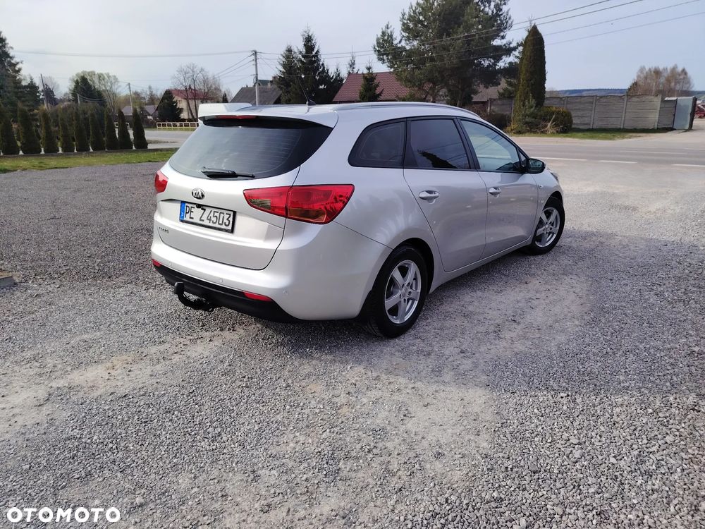 Kia Ceed 1.6 GDI Dream Team Edition - 3