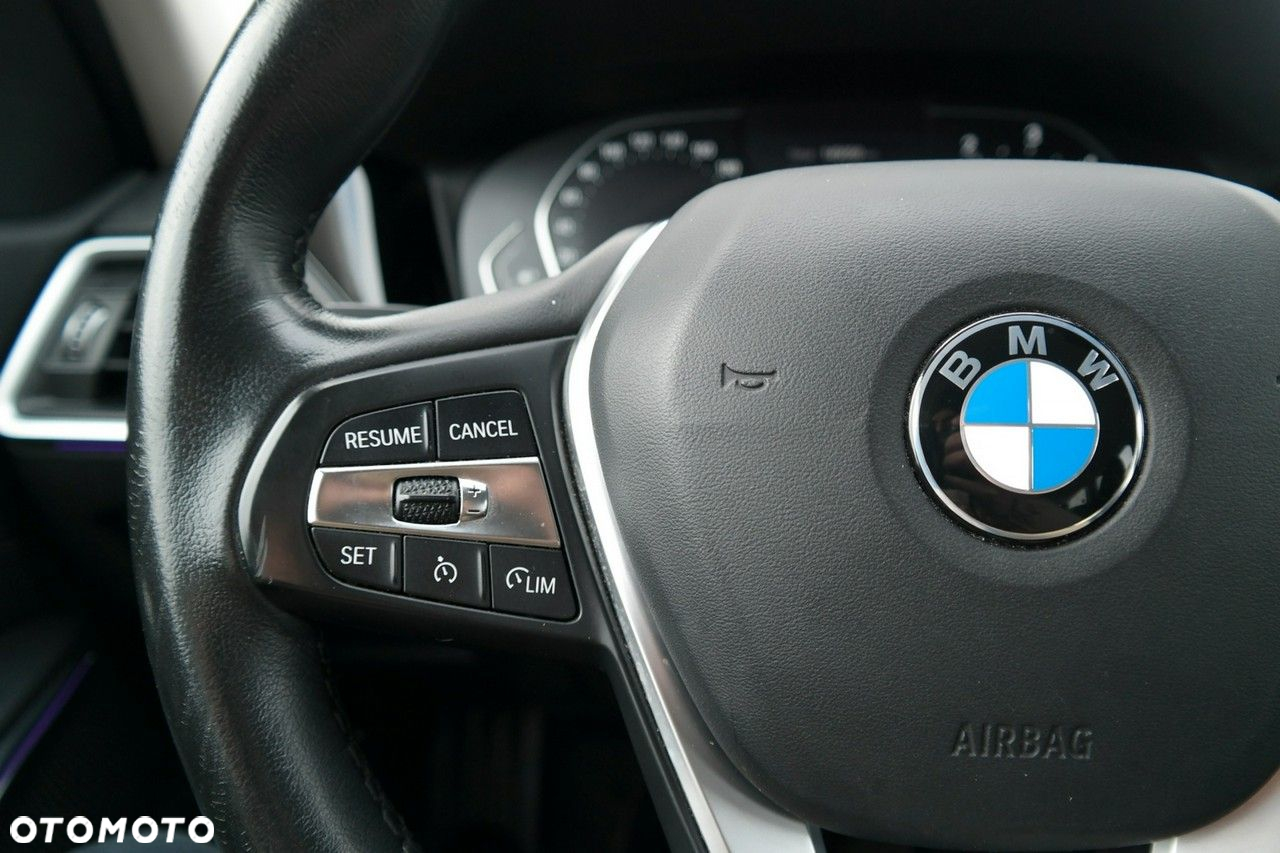 BMW Seria 3 318d Sport Line Shadow - 16