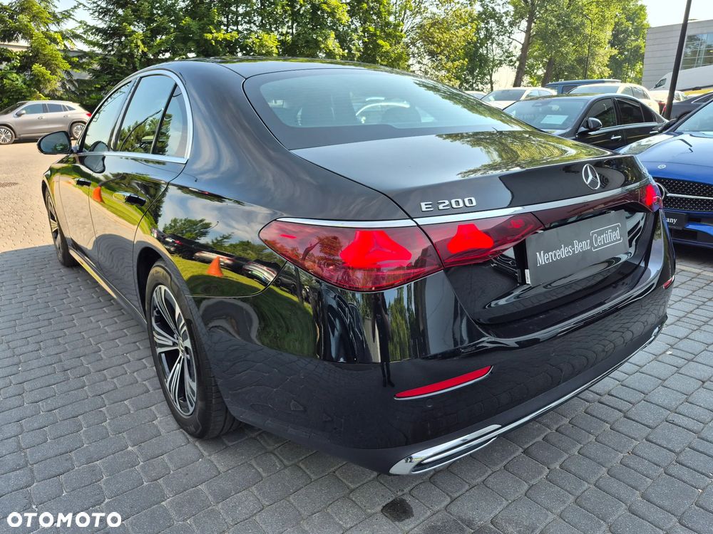 Mercedes-Benz Klasa E 200 4Matic 9G-TRONIC - 3