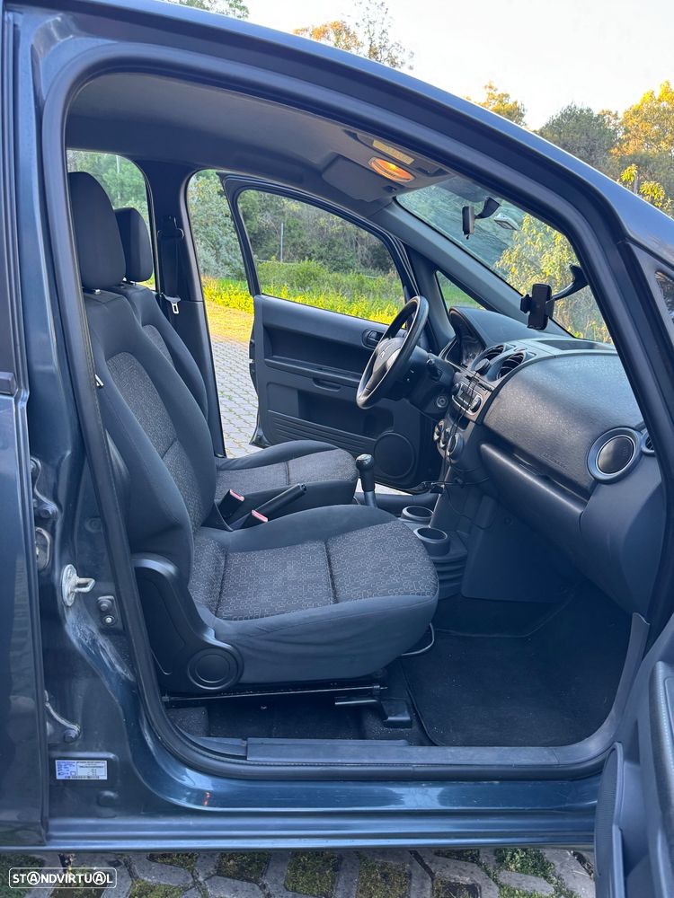 Mitsubishi Colt - 11