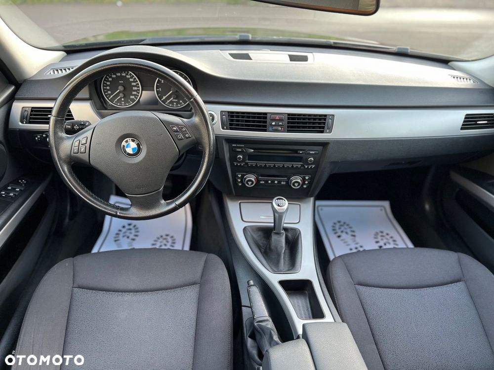 BMW Seria 3 - 25