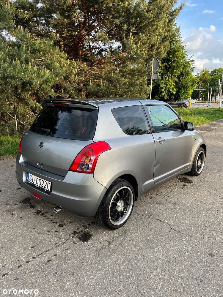 Suzuki Swift 1.3 Club - 3