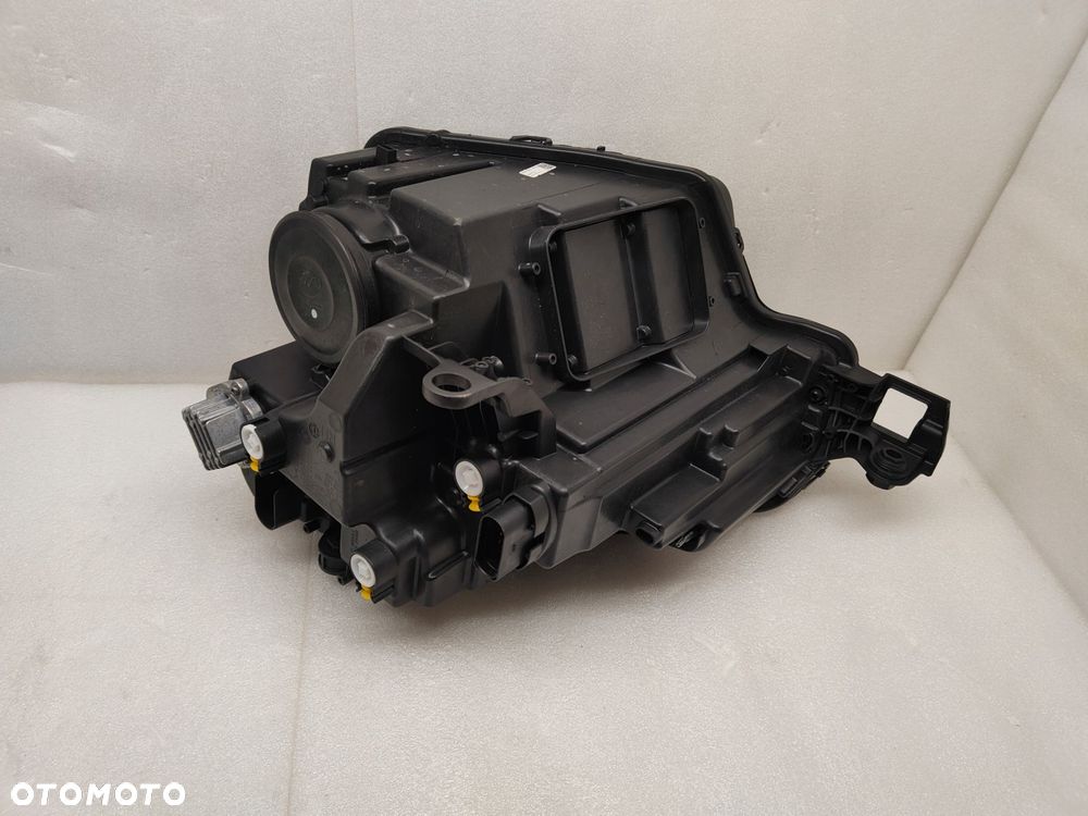skoda karoq lift full led lampa prawy przód 57b941010 - 5