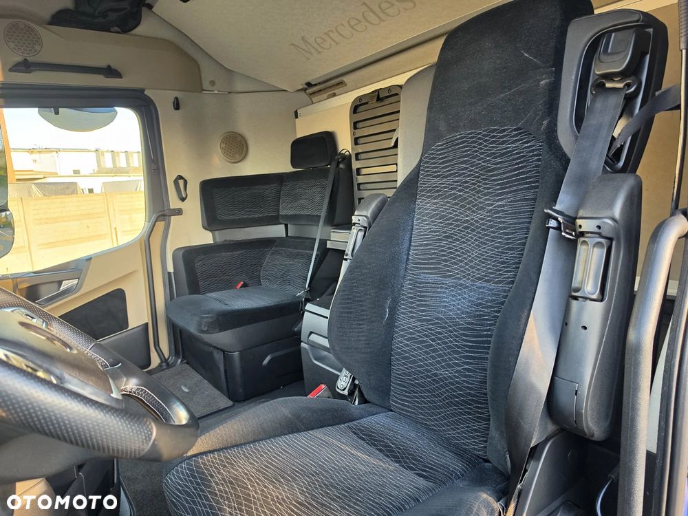 Mercedes-Benz Actros - 18