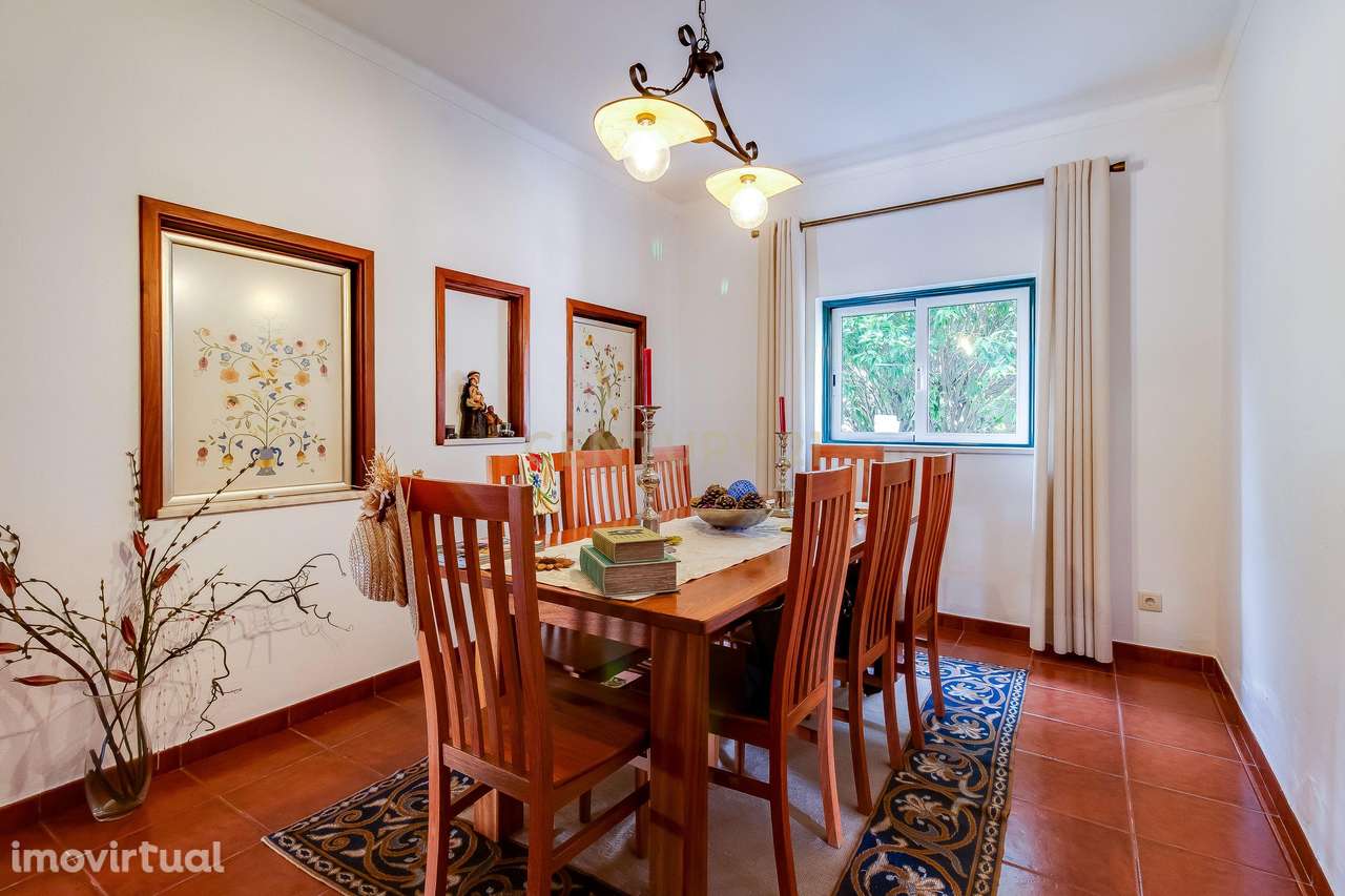 Moradia T3 Térrea - Espaço, Conforto e Localização Privilegiada - Grande imagem: 2/23