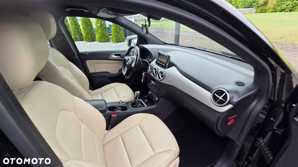 Mercedes-Benz Klasa B 200 (BlueEFFICIENCY) - 38
