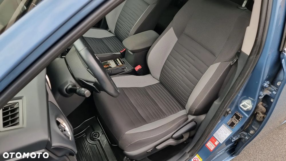 Toyota Auris 1.6 Premium MS - 23