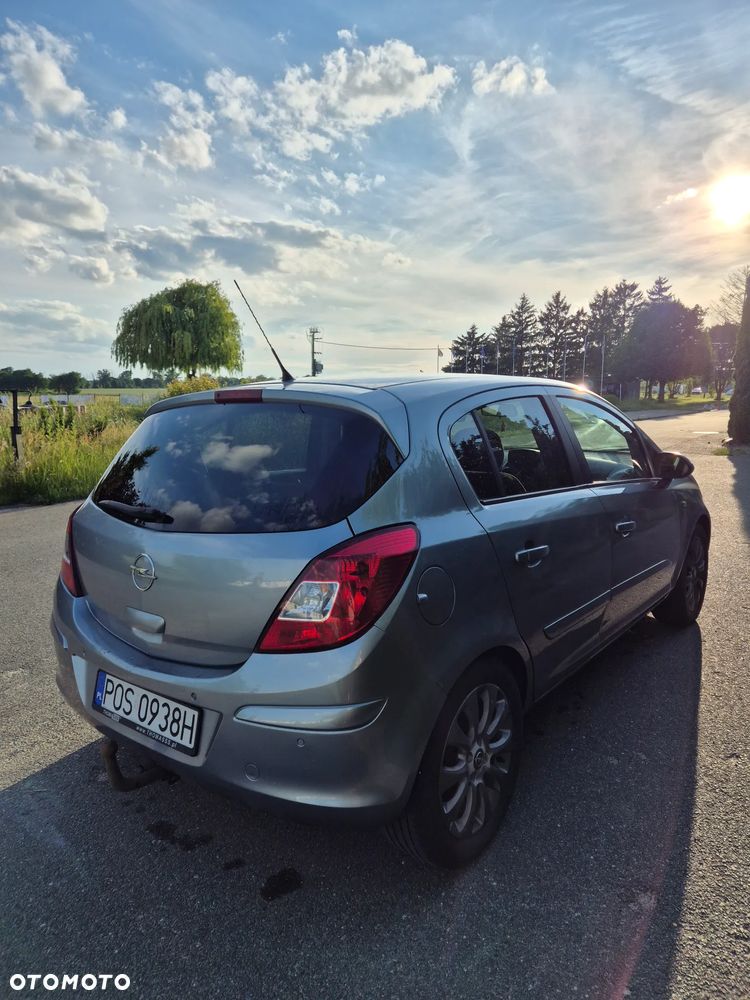 Opel Corsa 1.4 16V Cosmo - 7