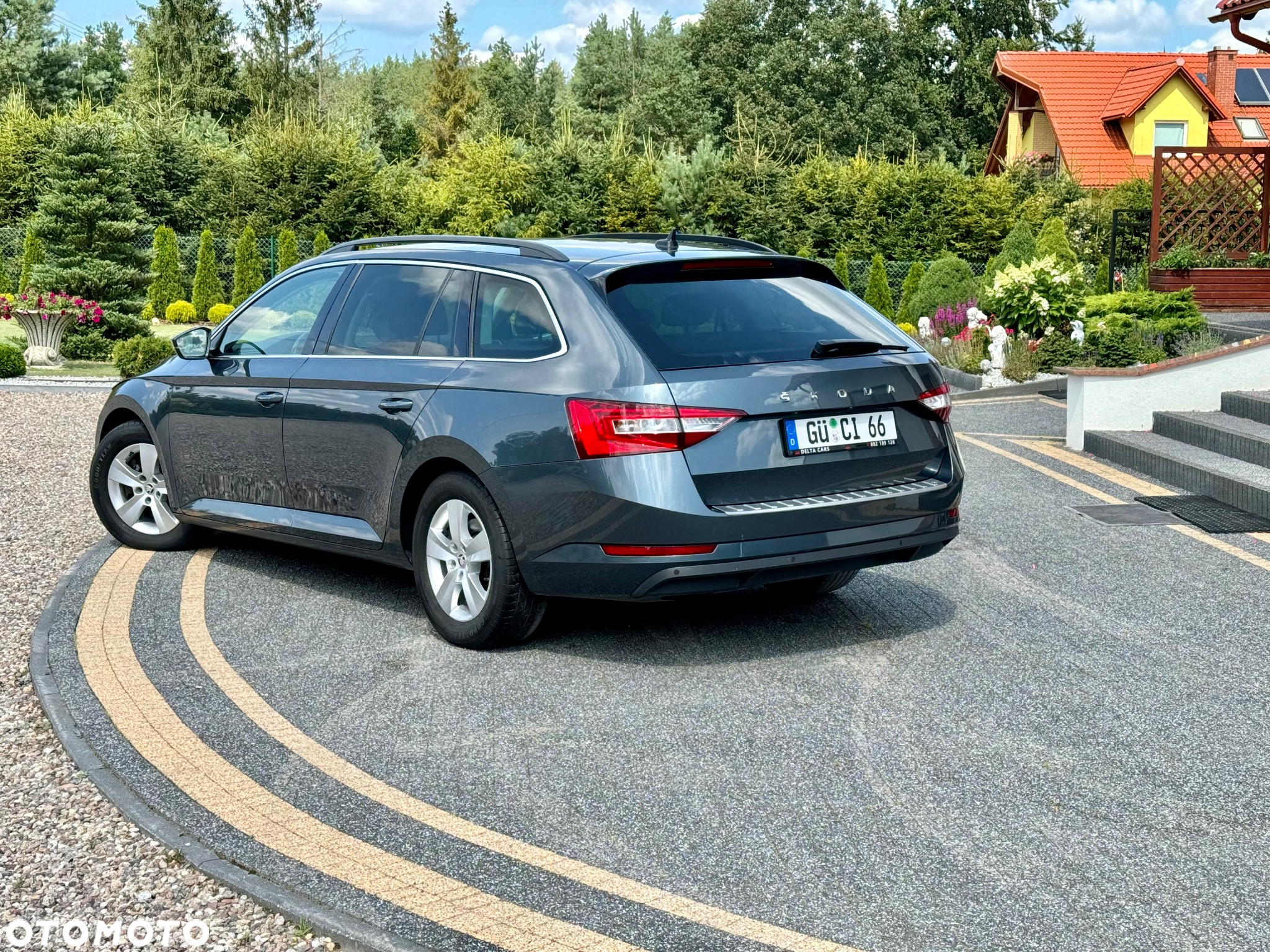 Skoda Superb 2.0 TDI DSG Ambition - 8