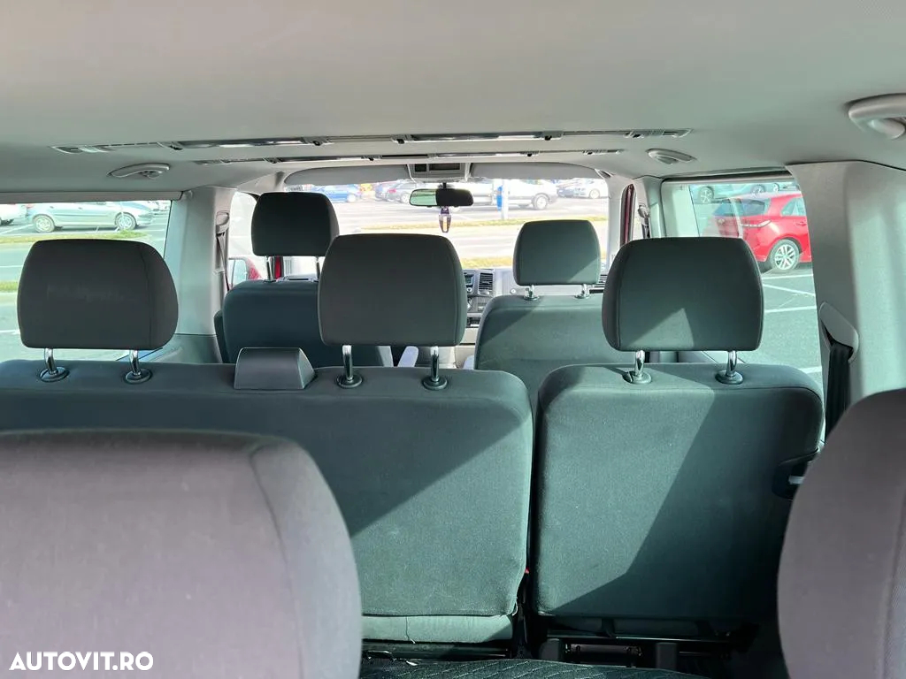 Volkswagen Caravelle - 10
