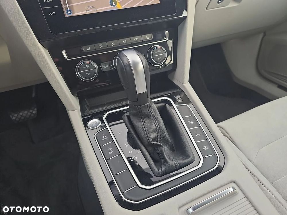 Volkswagen Passat - 9