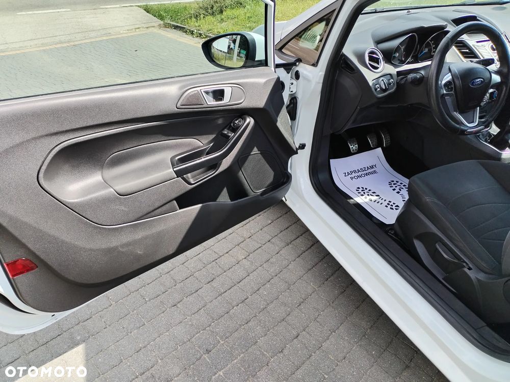 Ford Fiesta - 25