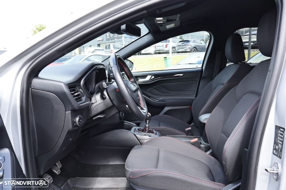 Ford Focus SW 1.0 EcoBoost ST-Line - 15