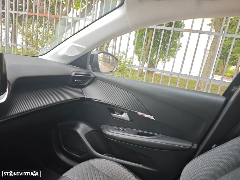 Peugeot e-208 Allure - 24