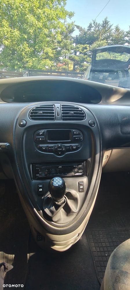 Citroën Xsara Picasso 2.0 HDI SX - 16