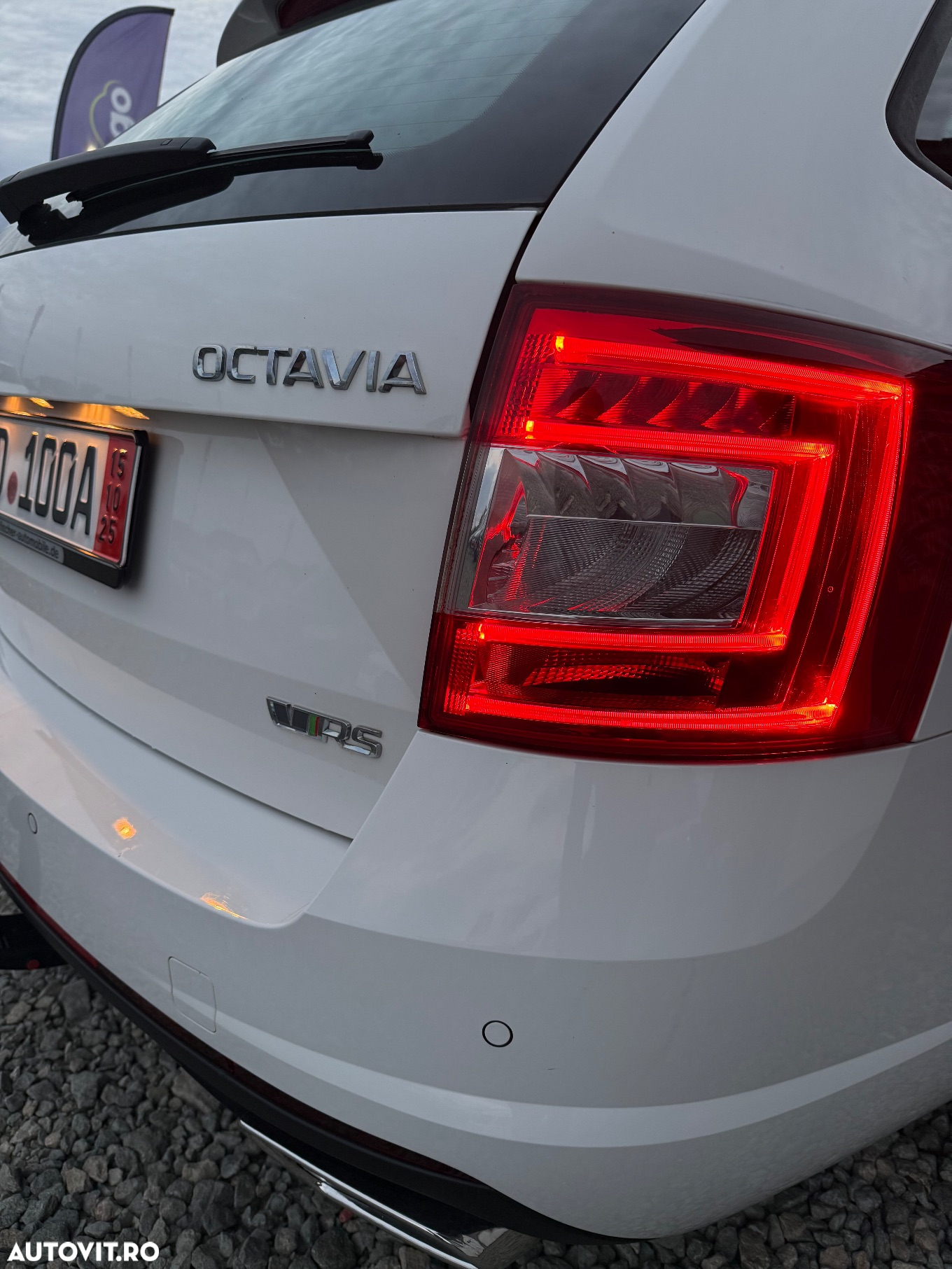 Skoda Octavia 2.0 TDI DSG RS - 10