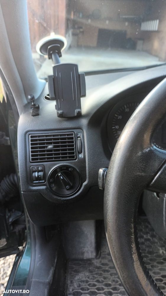 Volkswagen Golf - 10