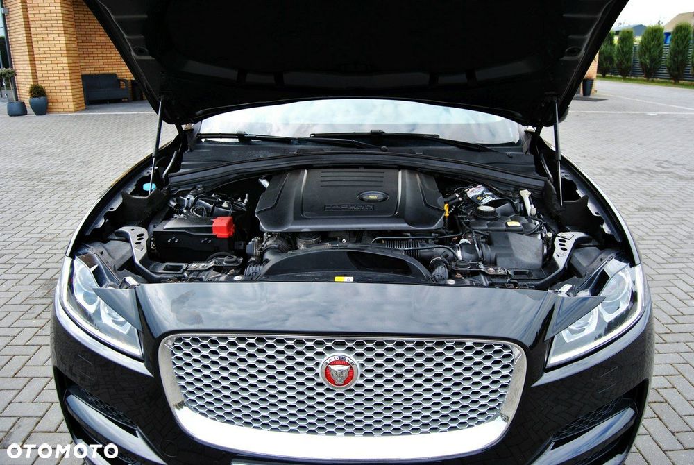 Jaguar F-Pace 20d Prestige - 17