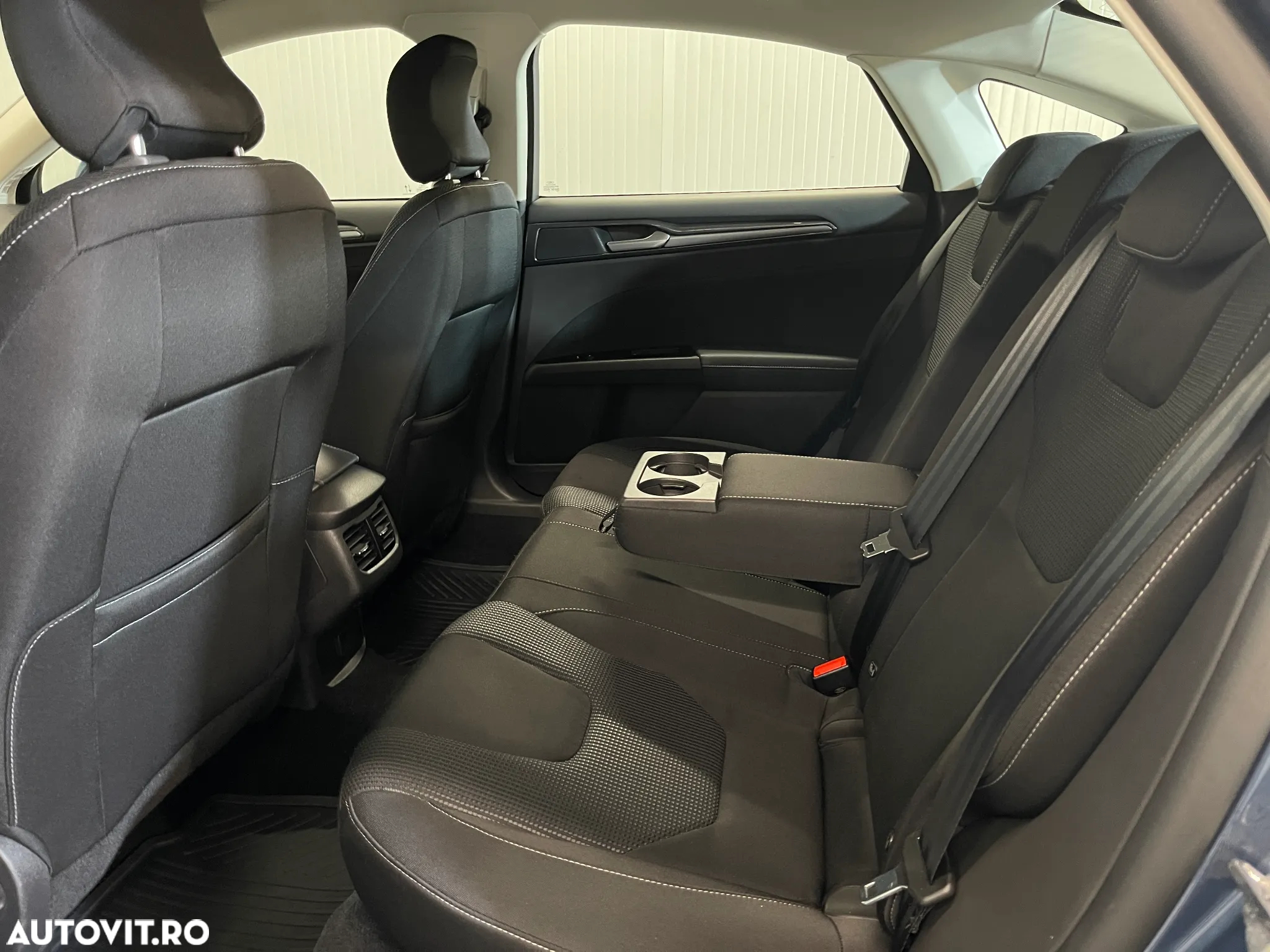Ford Mondeo 2.0 HEV Titanium - 11