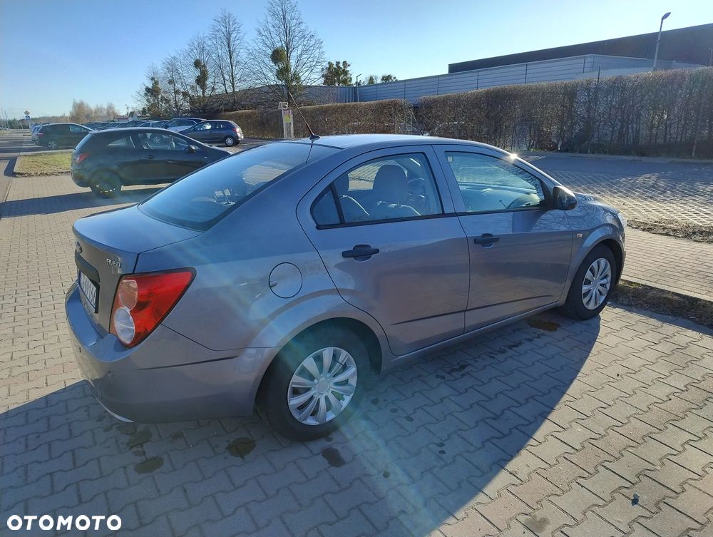 Chevrolet Aveo 1.2 LS - 4