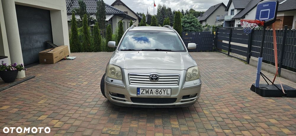 Toyota Avensis - 1
