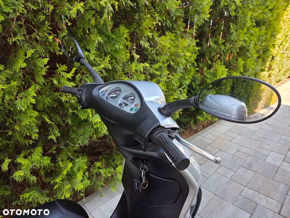 Piaggio FLY - 16