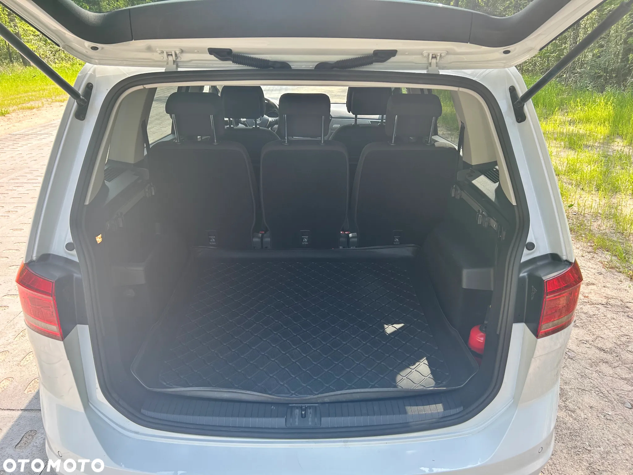 Volkswagen Touran 2.0 TDI BMT Highline DSG - 12