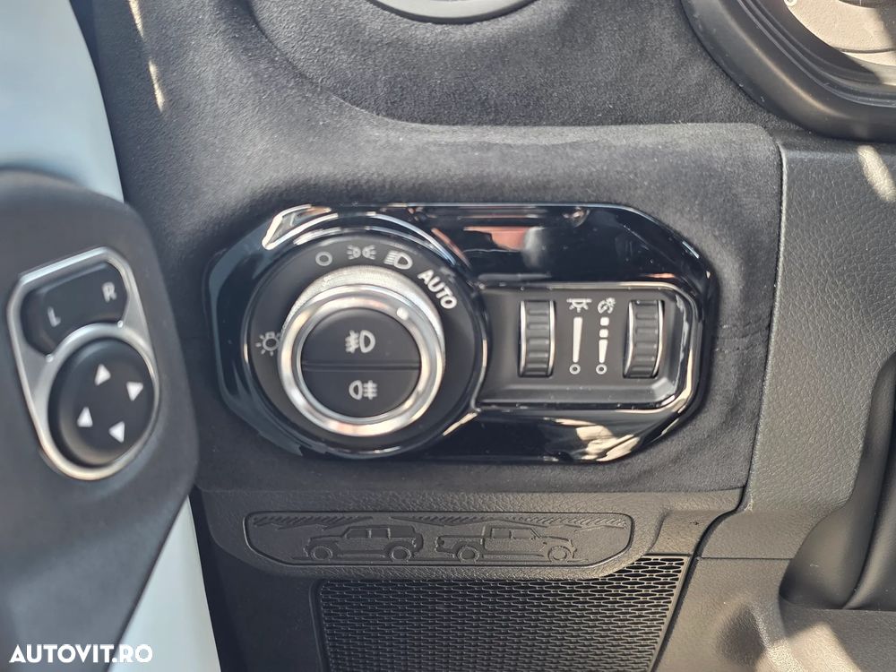 Jeep Wrangler 2.0 AT8 4WD Rubicon - 16