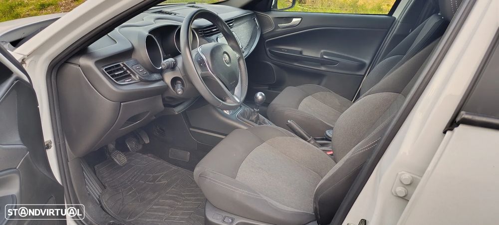 Alfa Romeo Giulietta 1.6 JTDM Sport - 11